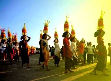 Kuta_Karnaval_Bali_Indonesia.jpg
