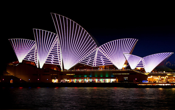 VividSydneyFestivalIlluminatesCityUkFhTmV11yIl.jpg